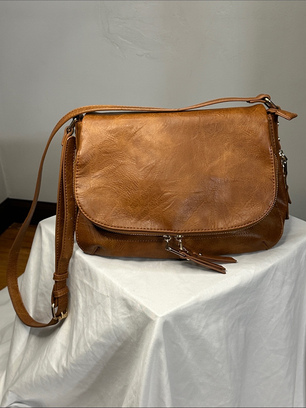 Miztique Classic Tan Leather Crossbody Bag